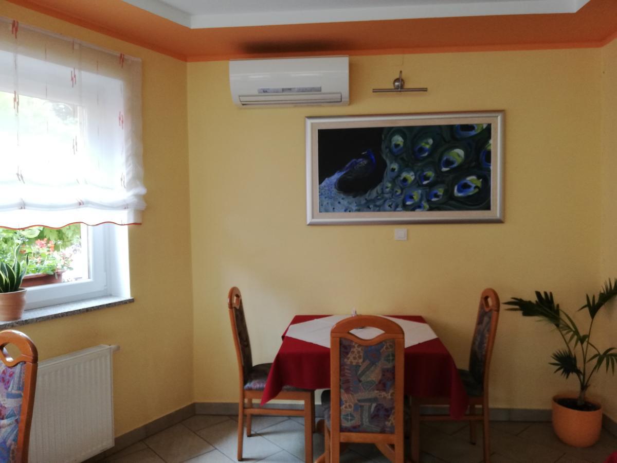 Gostilna S Prenocisci Pav Hotel Rakek Exterior photo